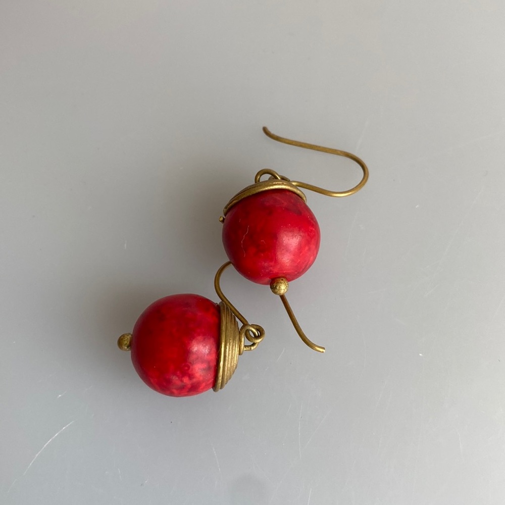 Earrings coral and gold.